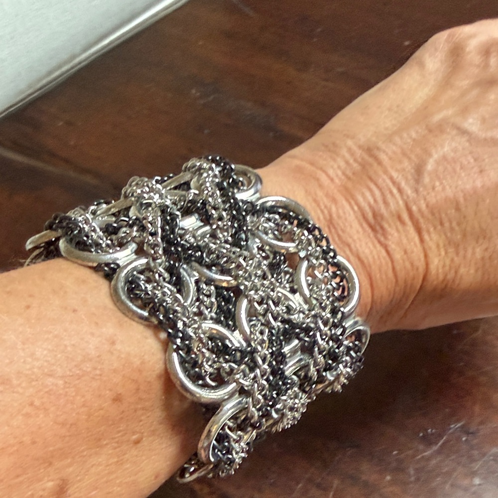 Elegant Silver and Black Chain Bracelet
